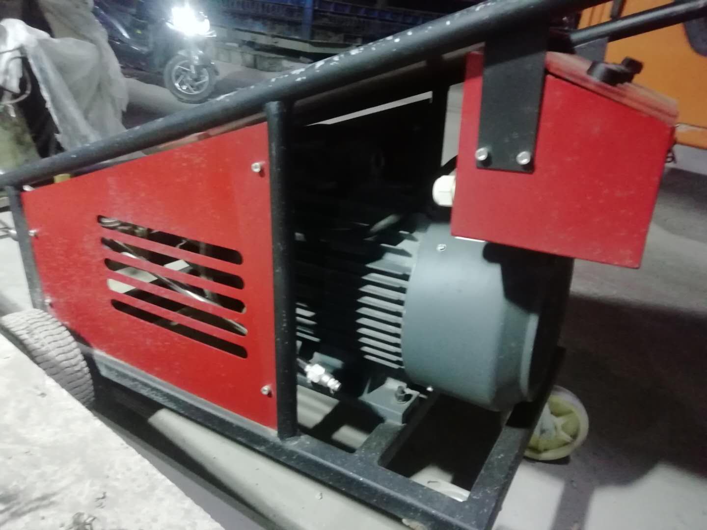 1557720509267945.jpg 高壓清洗機,進口高壓清洗機,高壓清洗機價格,超高壓清洗機