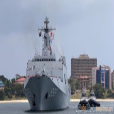 為什么小小的拖船能拉動幾萬噸的航母？而且有些拖船還在航母后面？