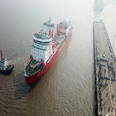 俄專家將“雪龍2號”與俄羅斯破冰船進行比較